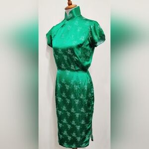 VINTAGE EMERALD SILK CHEONGSAM